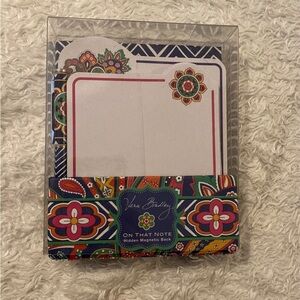 NWT Vera Bradley on that note in Venetian paisley